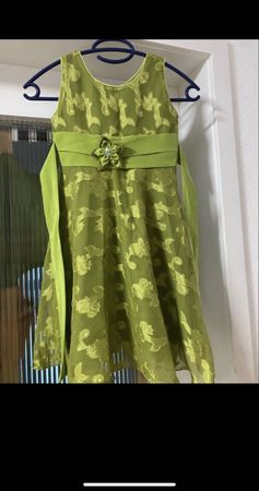 Festliches, grünes Mädchenkleid, Grösse 4, Top Zustand