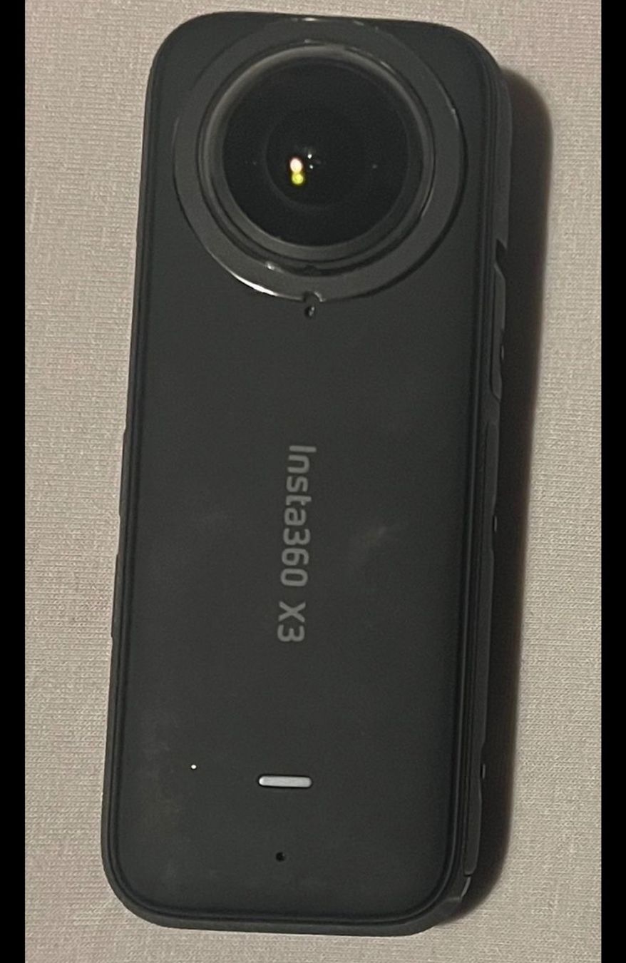 Insta360 Action Cam: Insta360 X3 Action Cam mit 2 Akkus – Gebraucht aus Grenchen von Pmax 2