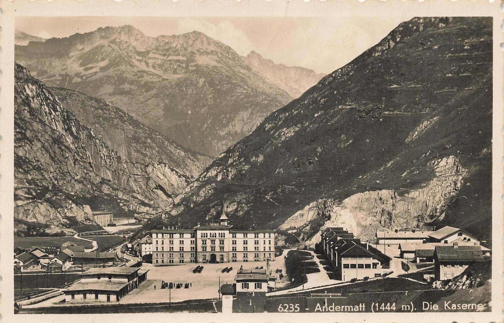 Cartes postales: Andermatt Die Kaserne 1444 m – D'occasion à Schwyz par Seffi56