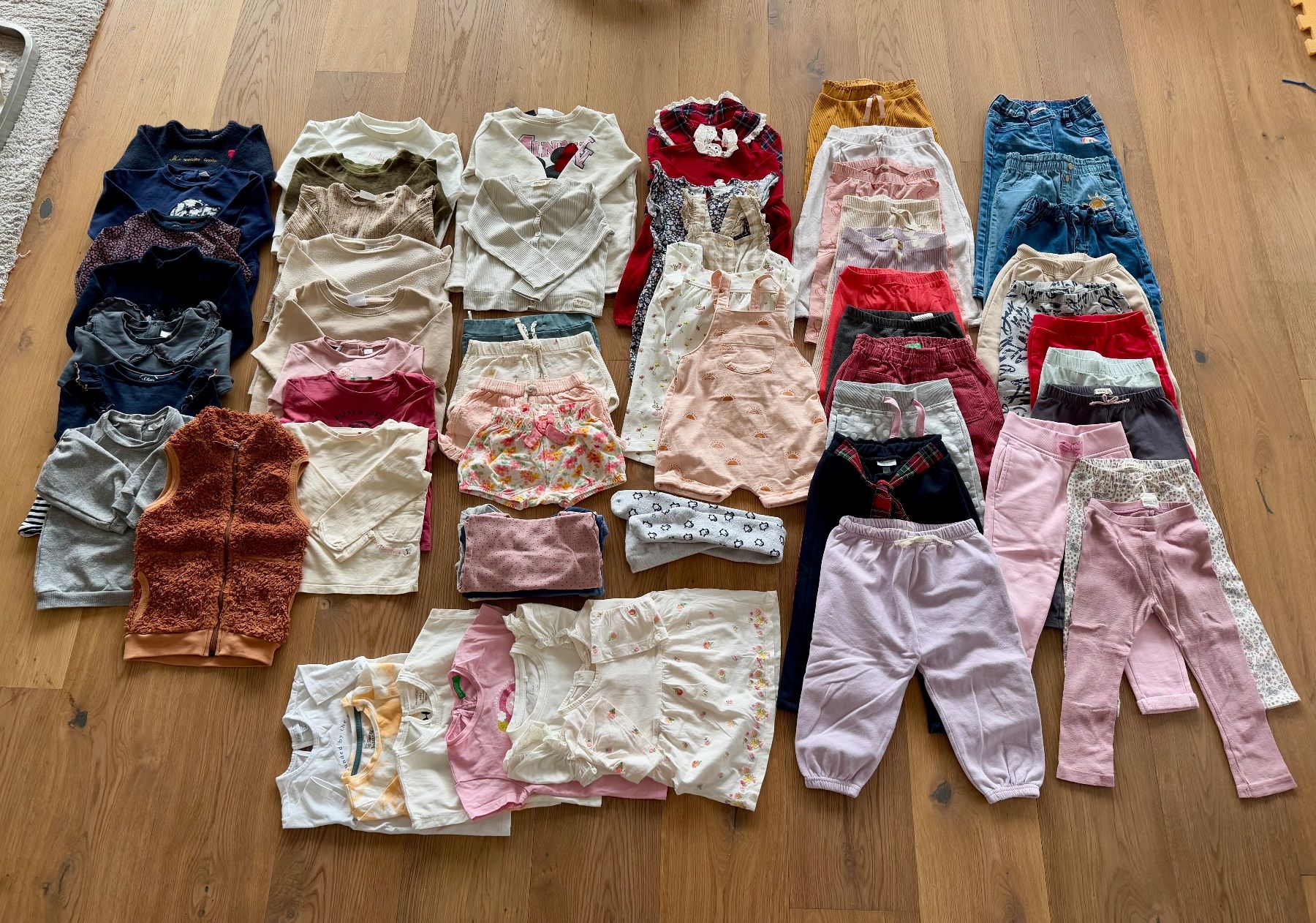 Lotti & Set di vestiti: Grosses Kleiderpaket Gr. 86/90/92 – Usato da Triesen venduto da atos87