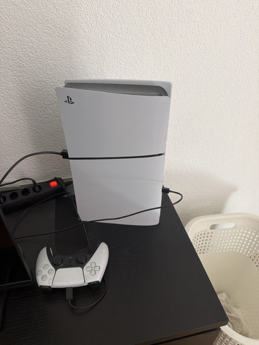 Sony Konsolen: Sony PlayStation 5 Konsole mit Controller guter Zustand – Gebraucht aus Oberwil BL von wit_vfy2