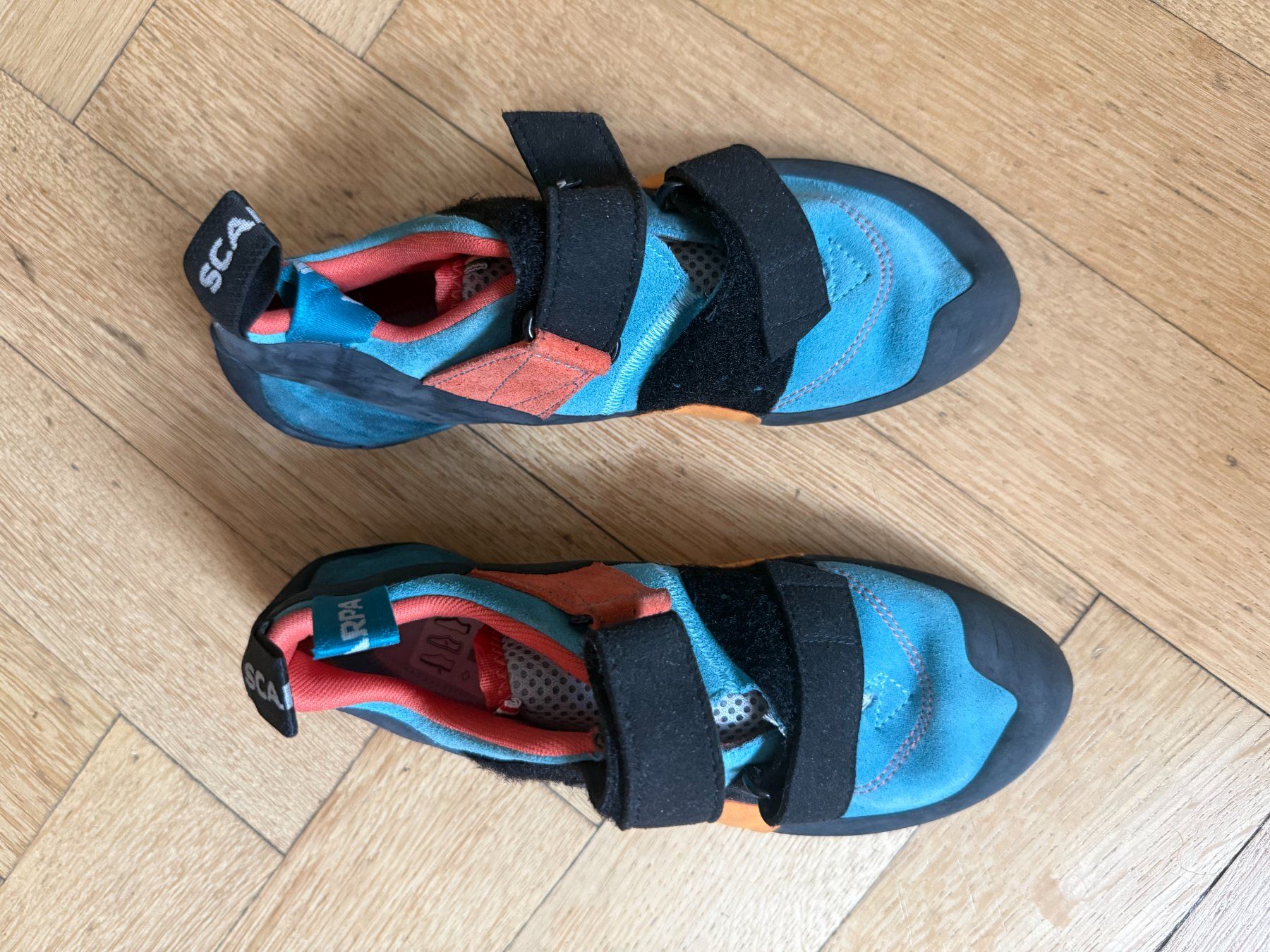Scarpe da uomo: Chaussons d'escalade Scarpa Force V WMN taille EU 40 1/2 – Usato da Lausanne venduto da denisbalibouse