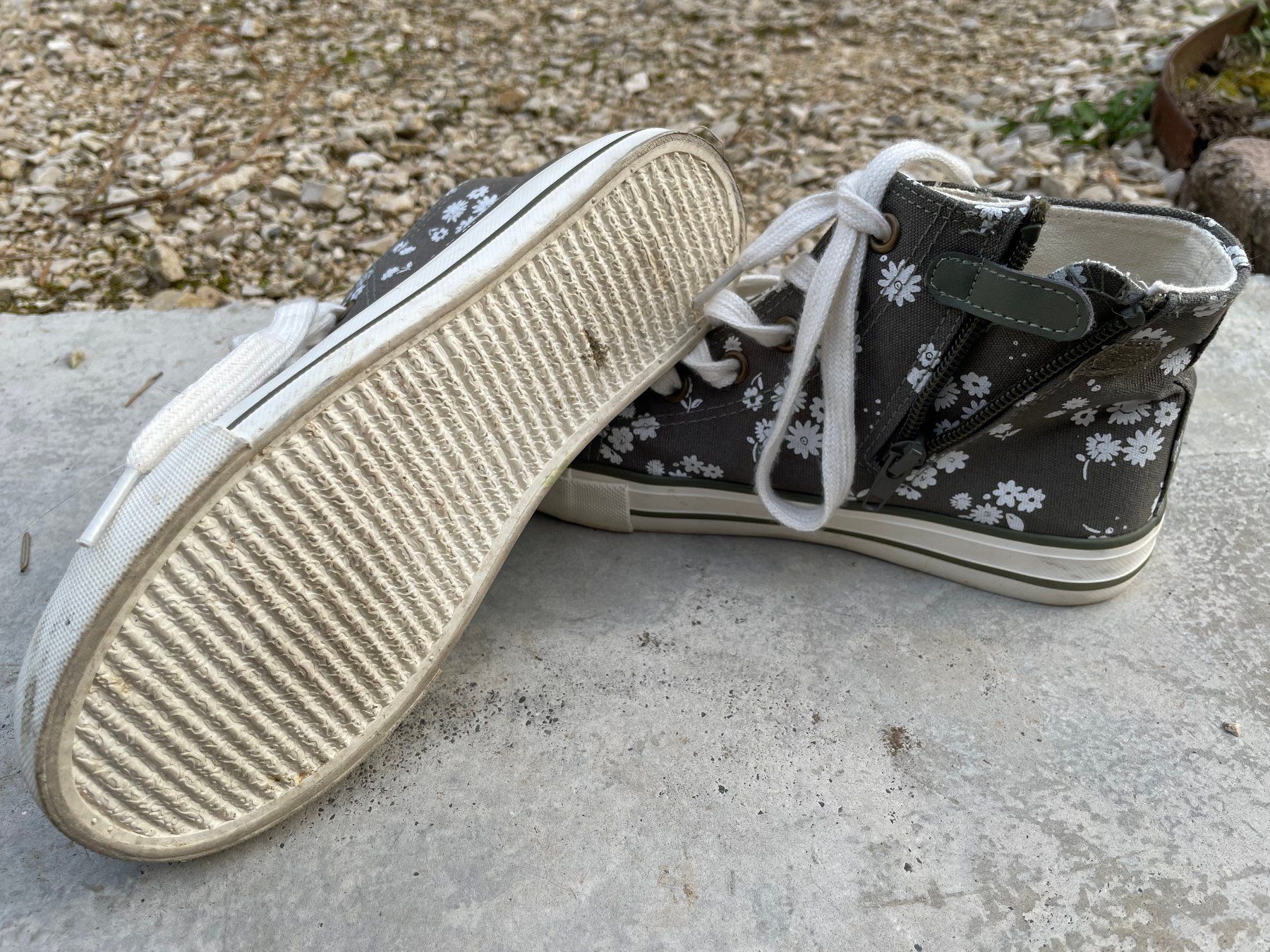 Scarpe per ragazze: Turnschuhe Stoff Gr. 33 – Usato da Schnottwil venduto da soleil3108 1