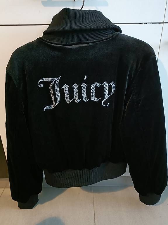 Juicy Couture Giacche: Veste Juicy Couture taille M – Nuovo e nell'imballaggio originale da La Chaux-de-Fonds venduto da poussin85
