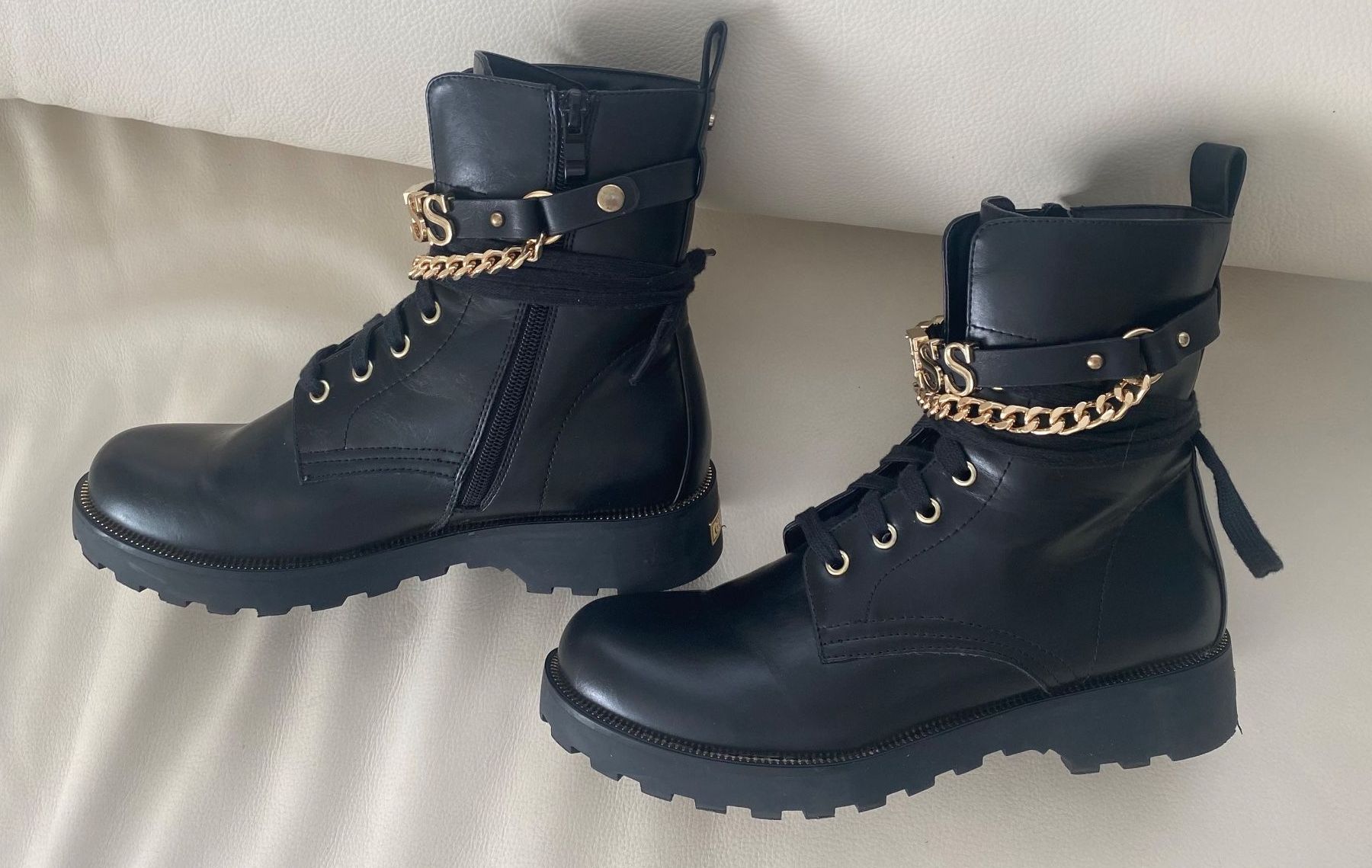 Guess Scarpe da donna: EYECATCHER - edle GUESS Stiefeletten mit Décor, nero, 38 – Nuovo e nell'imballaggio originale da Winkel venduto da ferrari2022 3
