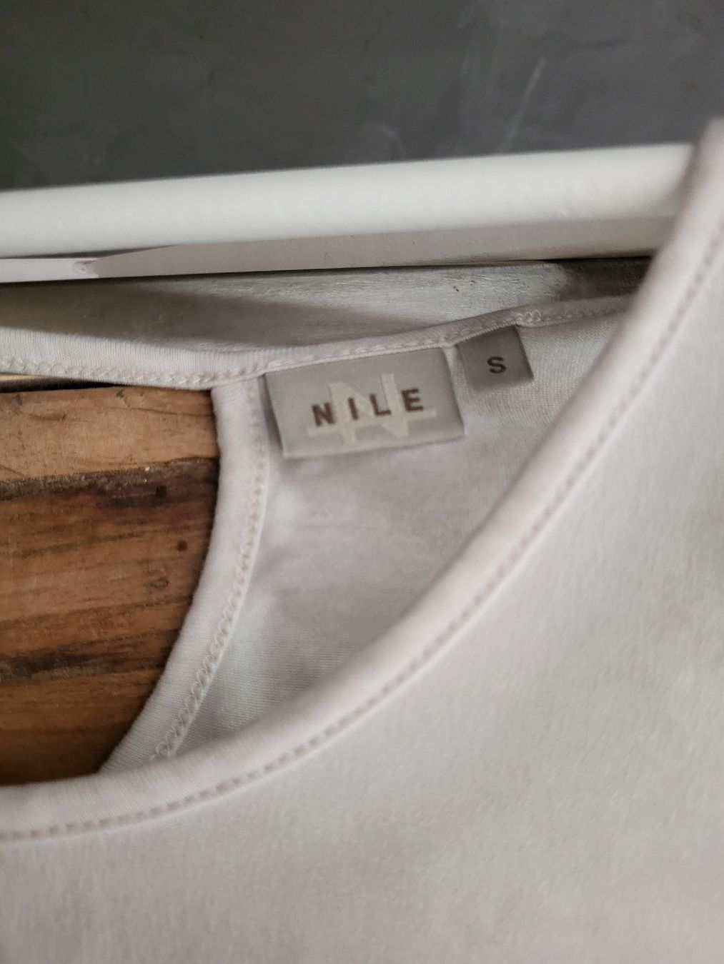 Nile Tops: Débardeur fleuri Nile taille S – Gebraucht aus Aproz (Nendaz) von mar_zxm9 2