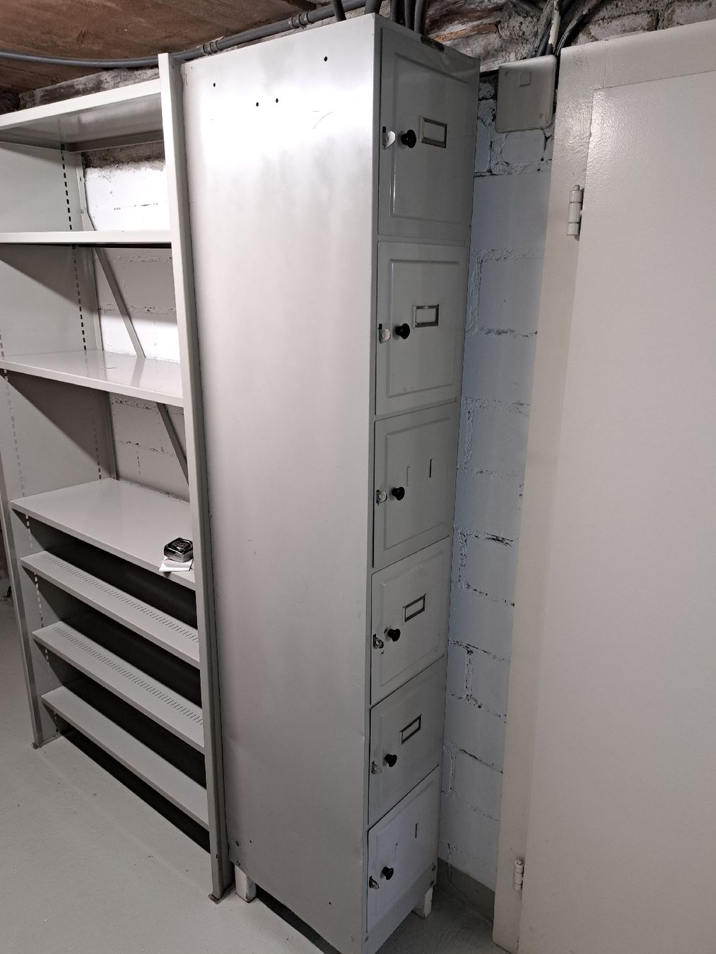 Schränke: Schrank – Gebraucht aus Sulgen von Alexander250 1