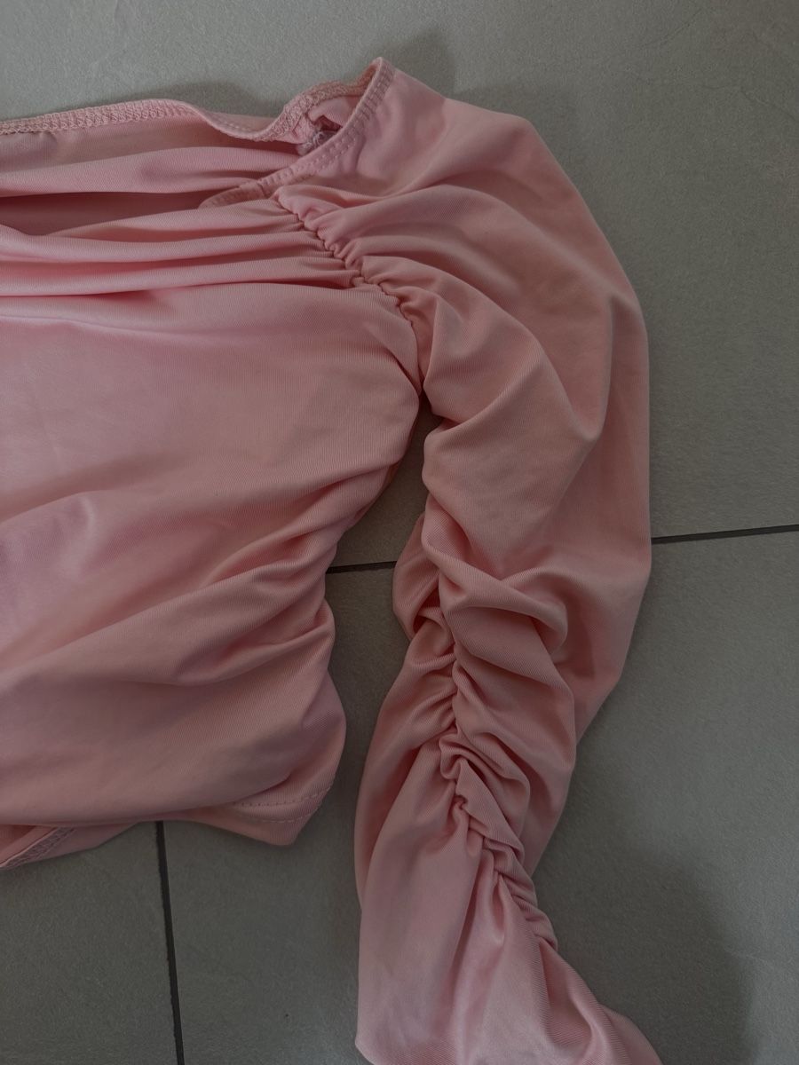 Shein Top: Pinkes Crop Top – Nuovo (secondo la descrizione) da Regensdorf venduto da cfa_2j6l 1