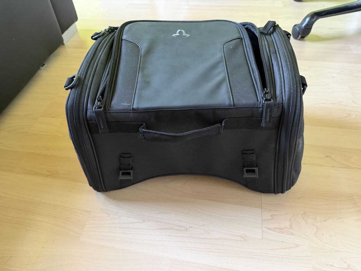 Borse: Motorrad Topcase Bag in Schwarz. – Nuovo e nell'imballaggio originale da Düdingen venduto da joe_8vz9 2