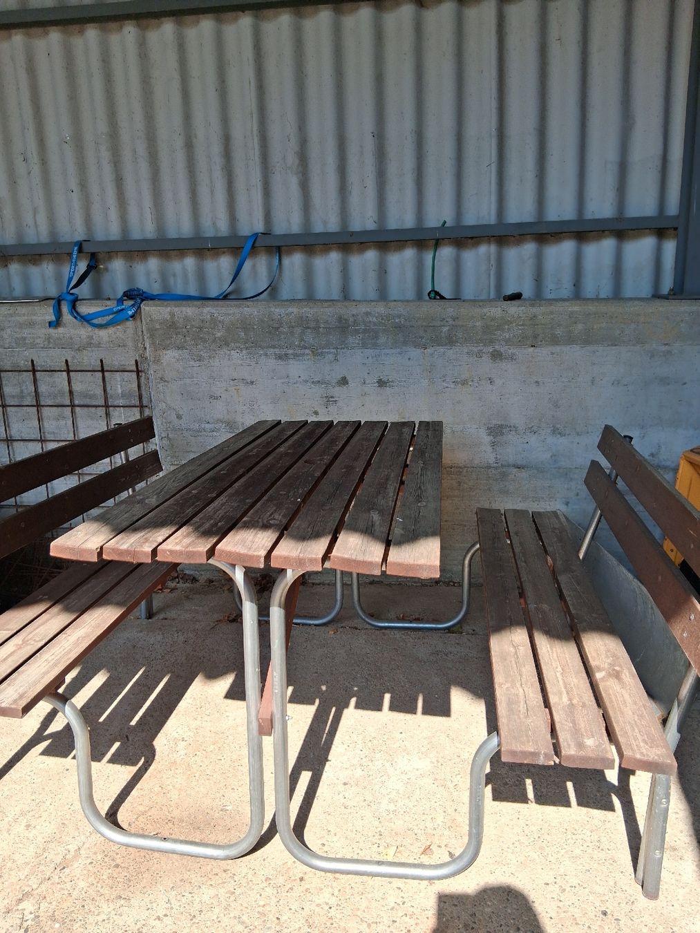 Set di tavolo e panche: 2 Stk Picknick Tische mit Bank – Usato da Trimbach venduto da Tripoli_Trimbach 8