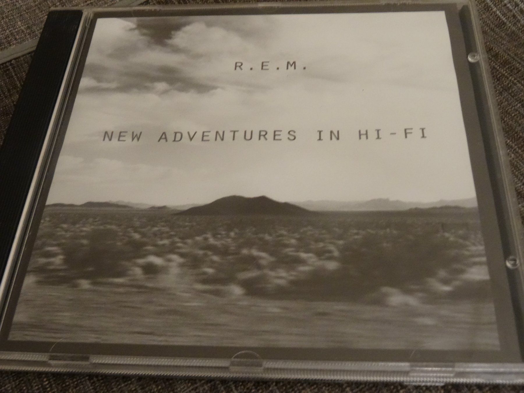 CD: R.E.M. - New Adventures in HI-FI CD – Usato da Olten venduto da Disc-Ausverkauf