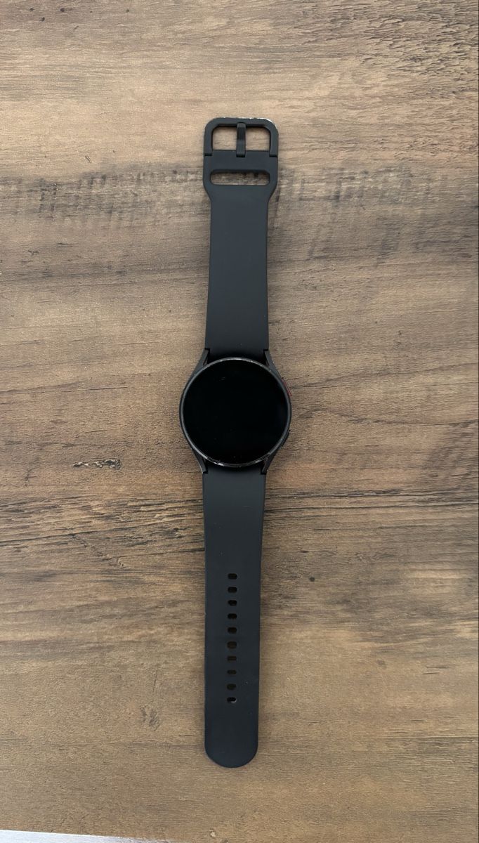 Samsung Smartwatch: Samsung Galaxy Watch 4  – D'occasion à Trimbach par fro_2ztm