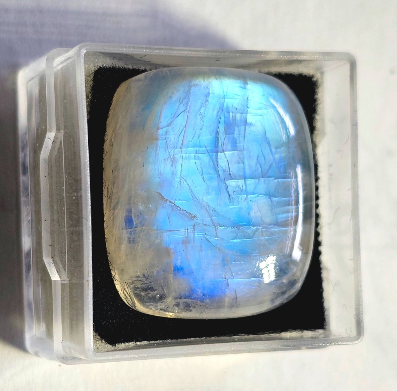 Minerali & Pietre curative: Schöner Regenbogen-Mondstein; Cabochon; 32.9 ct. – Nuovo (secondo la descrizione) da Horgen venduto da Agopton