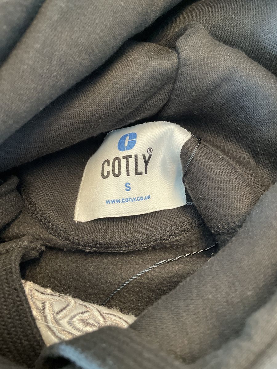 Maglioni & Felpe: Sweat à capuche brodé "Scotland", taille S, noir. – Usato da Yverdon-les-Bains venduto da mar_hg5t 4