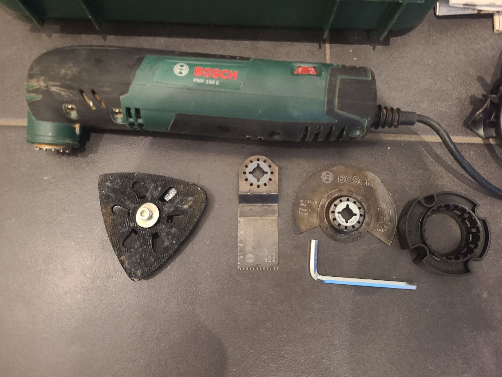 Bosch Smerigliatrici & Lucidatrici: Multifunktionswerkzeug Bosch PMF 190 E mit Koffer – Usato da Flüh venduto da pauletta1985 1