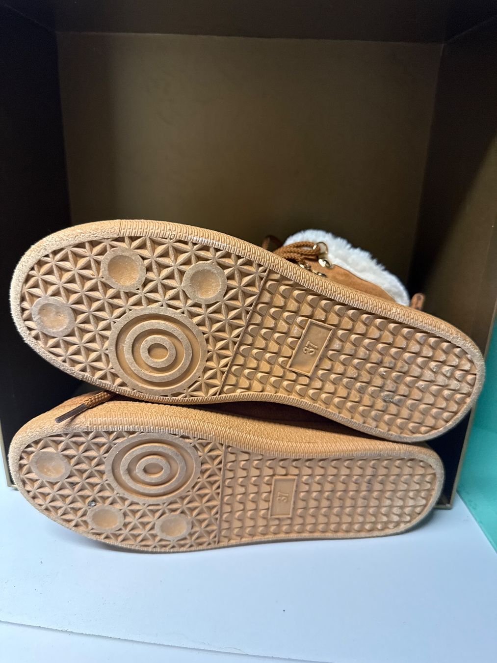 Scarpe da donna: HAUSSCHUHE gr 37 – Usato da Birr venduto da WalkyriaM 2