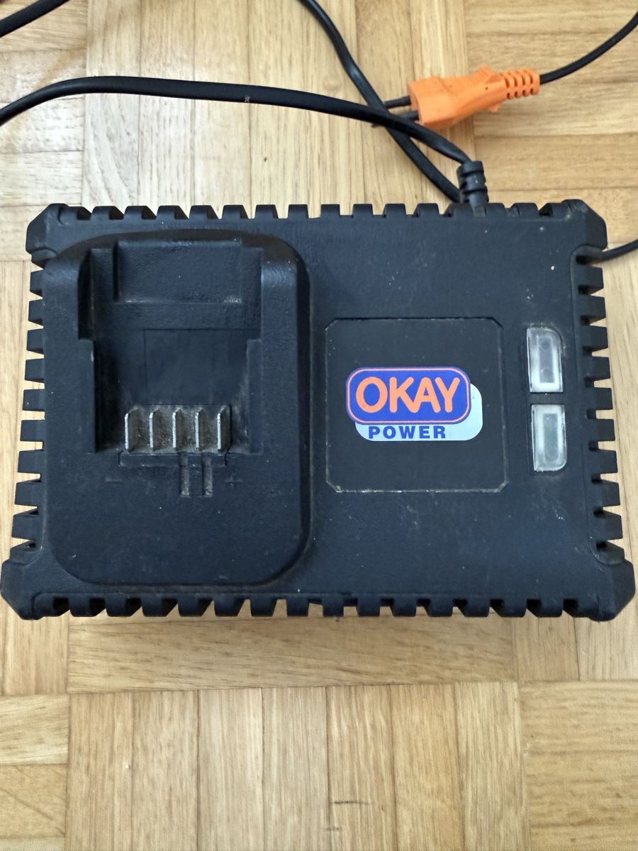 Caricabatterie: OKAY POWER Ladegerät – Usato da St. Gallen venduto da besi97 3