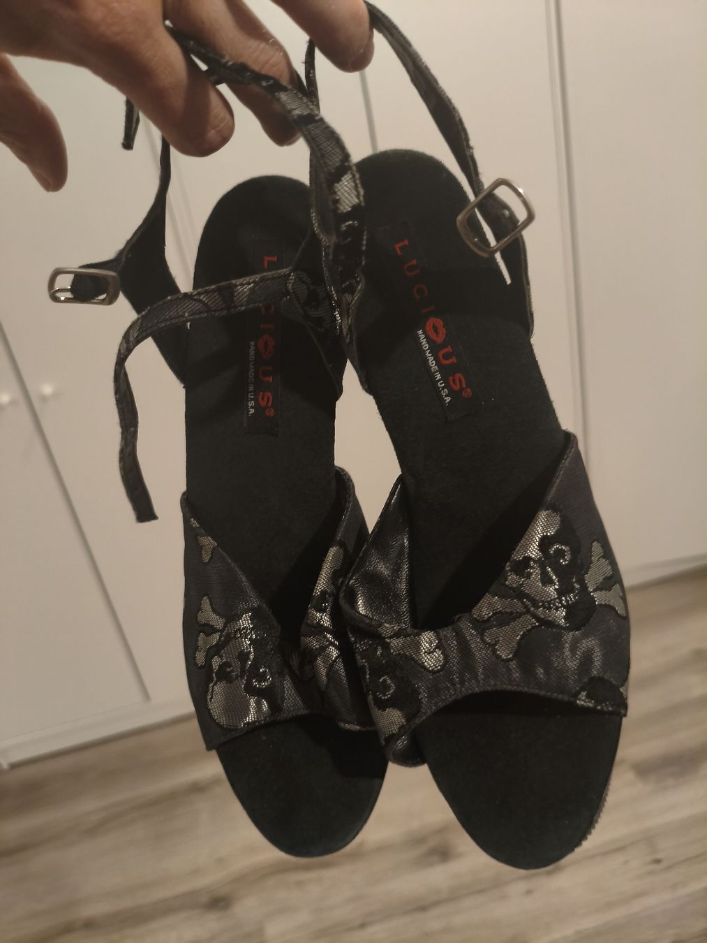 Scarpe da donna: scarpe con tacco numero 38 – Usato da Bioggio venduto da OresteIronix 1