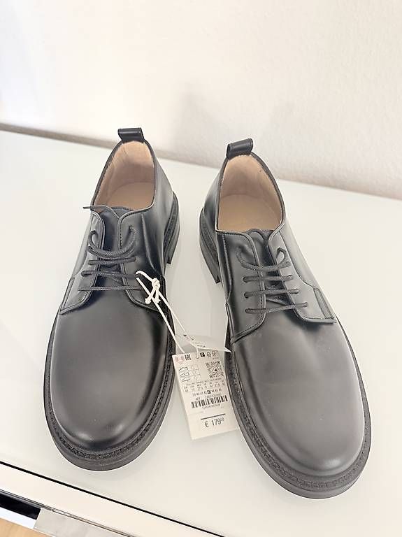 Scarpe da uomo: Leder Schuhe – Usato da Basel venduto da alu_l9s8