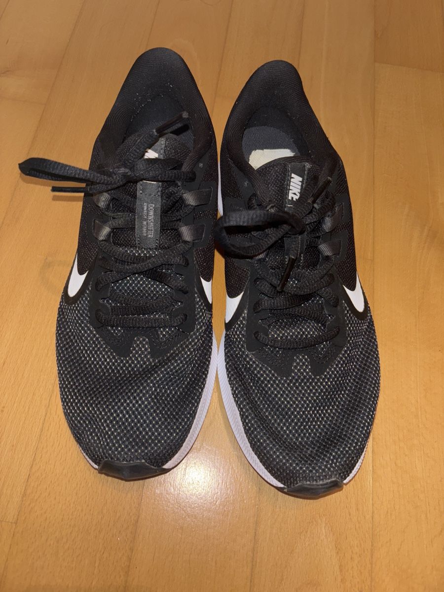 Nike Damenschuhe: Nike Sneakers, Gr. 38.5 – Neu (gemäss Beschreibung) aus Oberrüti von chi_68h7