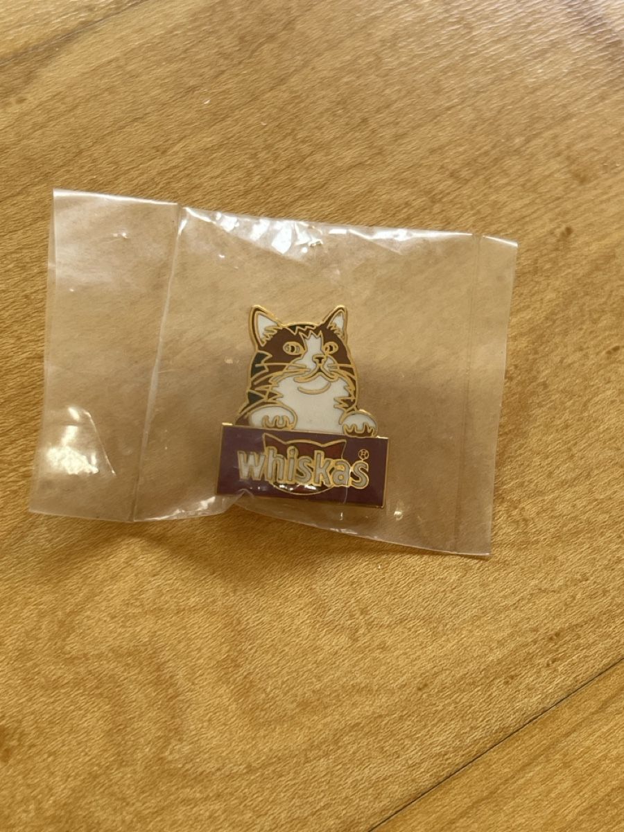 Plaquettes & Badges: Whiskas PIN – D'occasion à Ottenbach par siiinnaa_77