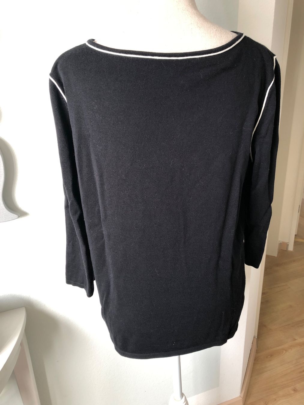 Alba Moda Maglioni & Felpe: Schwarzer Strickpullover mit weissen Details, Grösse 46 – Usato da Arlesheim venduto da leyRum4.5 2
