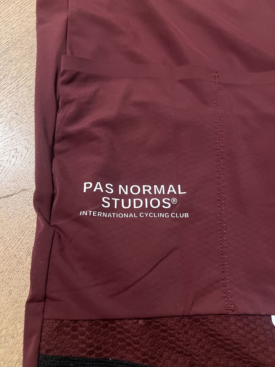 Pas Normal Studios Maillots de corps & Pantalons: Pas Normal Studios Radtrikot Replika – Neuf (Voir description) à Ipsach par GDH1 1