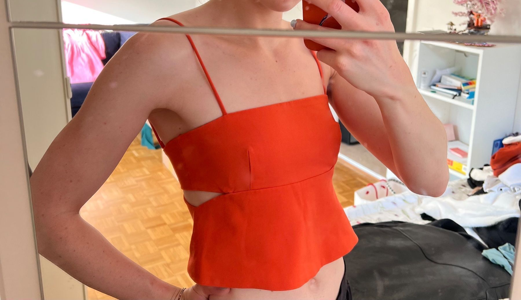 Zara Top: Zara Crop Top Cut out orange – Nuovo (secondo la descrizione) da Zürich venduto da sellingmystuff1 5