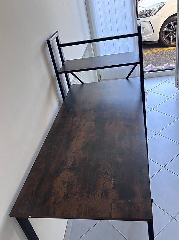 Gonser Scrivanie: Bureau moderne avec étagères intégrées  style industriel – Usato da Gingins venduto da nes_w9vk 2