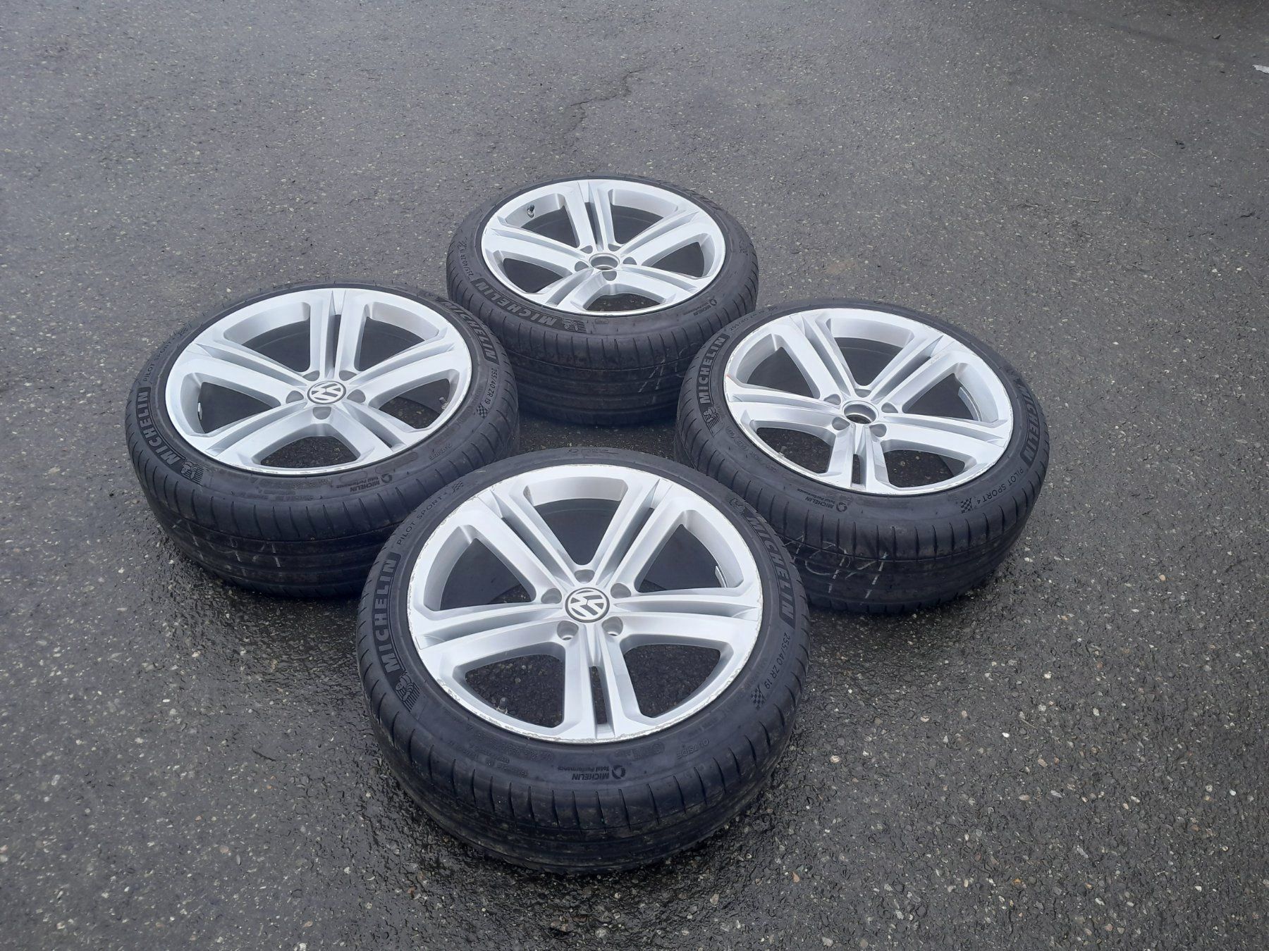 Volkswagen Pneumatici & Ruote complete: Komplettrad Mallory VW Tiguan – Usato da Menzingen venduto da Staub-Landtechnik