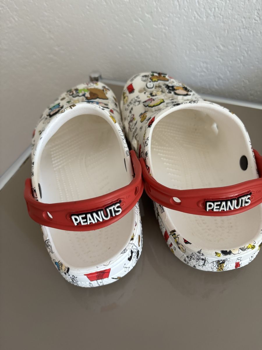 Crocs Chaussures garçon: Crocs x Peanuts Gr 34-35 – D'occasion à Boniswil par Biancaneve91 1