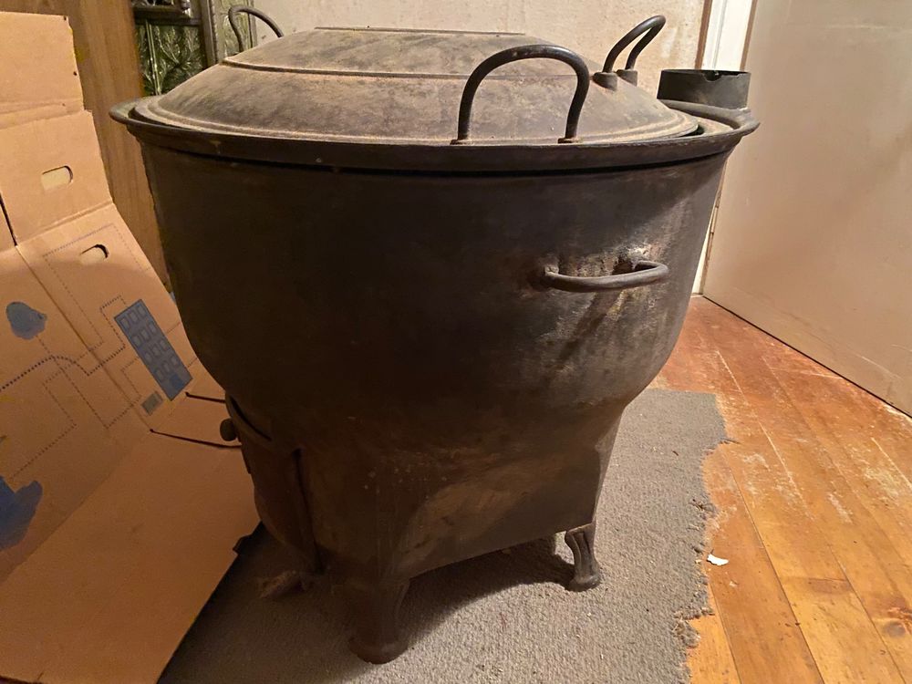 Chaudron ancien, 19 ème avec couvercle , marmite, en cuivre