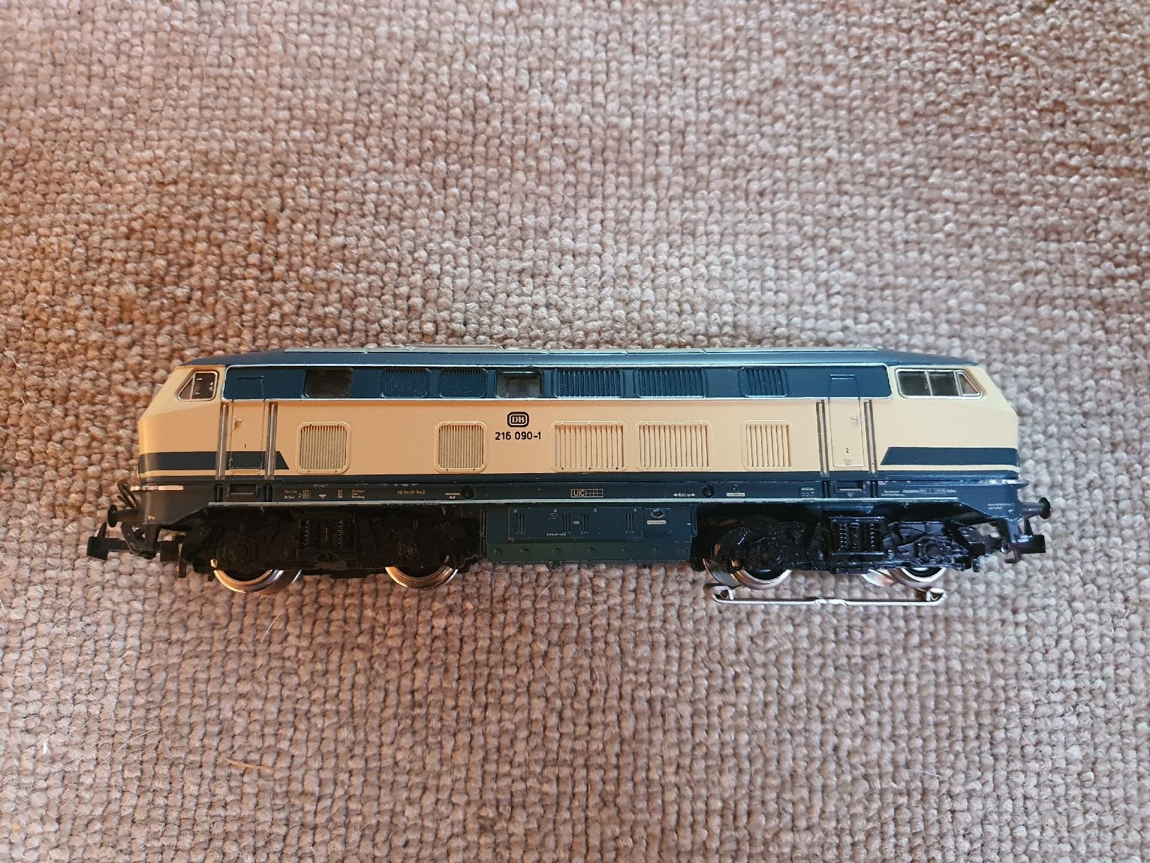 Märklin Modellini di ferrovie: Br 215 bleu crème DB Märklin  – Usato da Lavey-Village venduto da Lofoten93