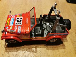 Burago Jeep CJ-7 Africa Tours 1:24, Top Zustand!