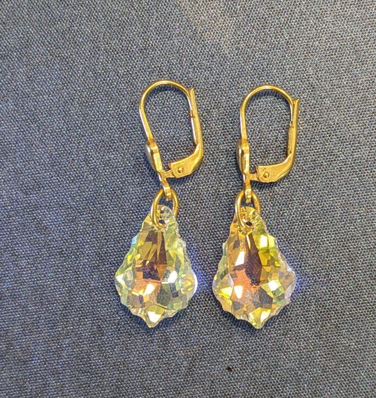 Boucles d'oreille: Ohrhänger mit Swarovski-Stein – D'occasion à Zetzwil par Stritzi