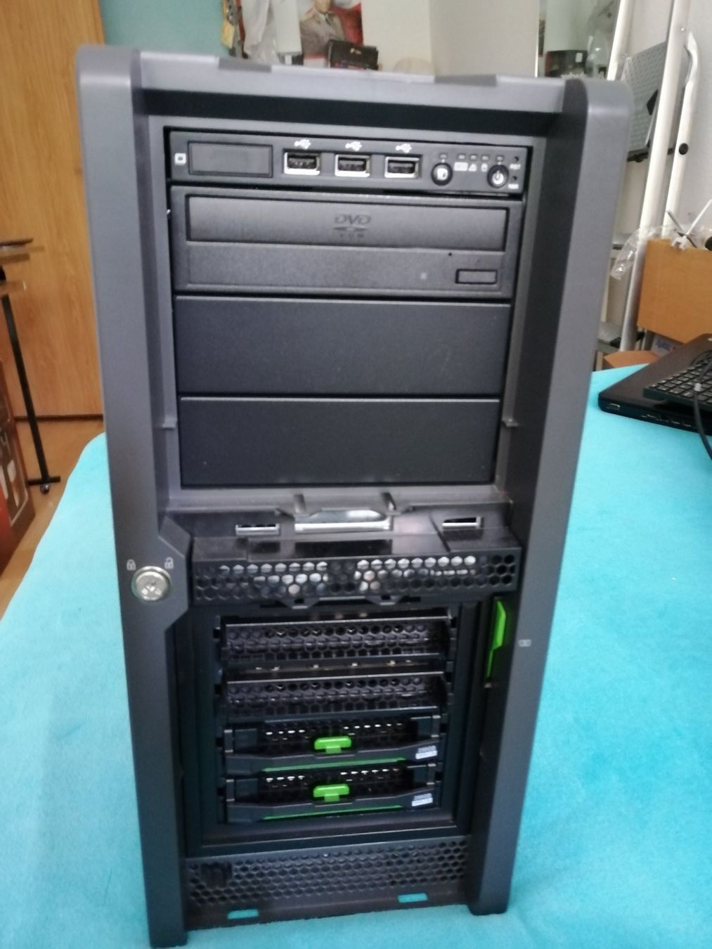 Fujitsu Server: FUJITSU PRIMERGY SERVER – Difettoso da Wetzikon ZH venduto da Magopa 2