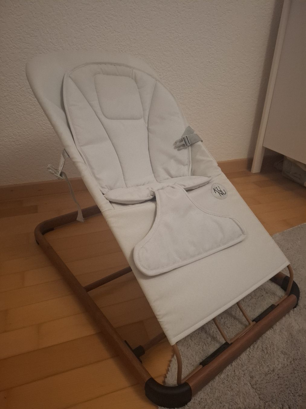 Sdraiette & Sdraiette a dondolo: KUNU Babywippe – Nuovo (secondo la descrizione) da Latterbach venduto da Alina.25