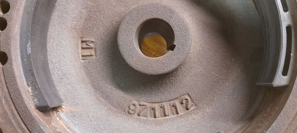 Original Kubota SCHWUNGRAD 1666425014 main image 1