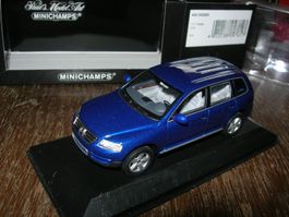 VW Touareg 2002 blau * Minichamps 1:43