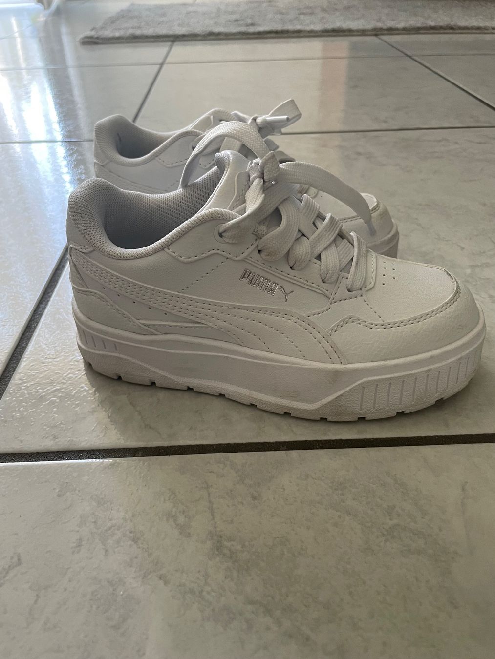 Puma Chaussures garçon: Puma Kinder Schuhe Grösse 30 – D'occasion à Dotzigen par gok_5vfh