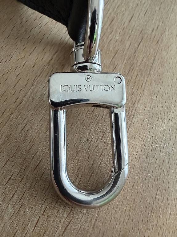 Louis Vuitton Altro in  Abbigliamento & Accessori: Louis Vuitton Schulterriemen – Usato da Au ZH venduto da Caliente007 1