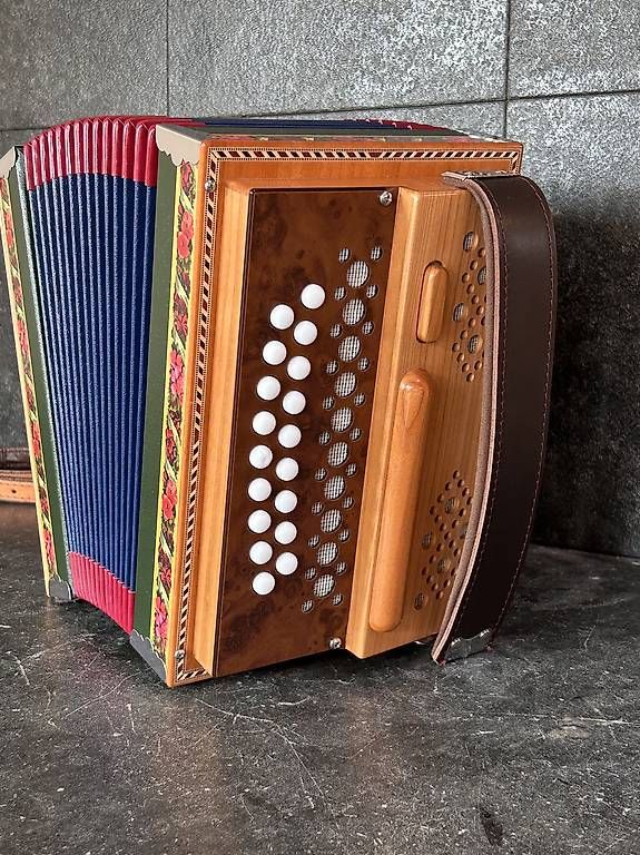Ott Oergeli Musikinstrumente: Schwyzerörgeli Ott Örgeli – Gebraucht aus Reichenbach i. K. von Arve70 2