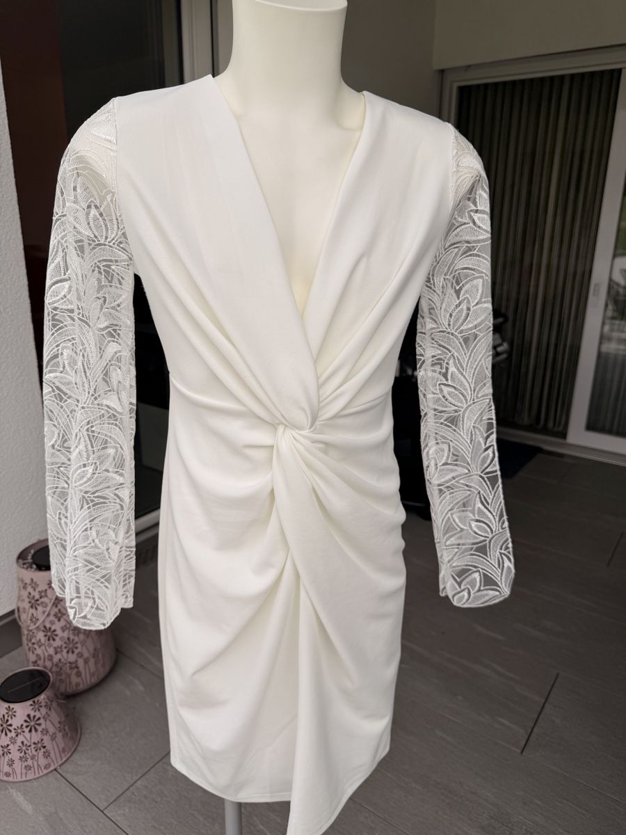 Vestiti: Kleid Bodyflirt weiss mit Spitze Langarm – Usato da Biberist venduto da Mi58