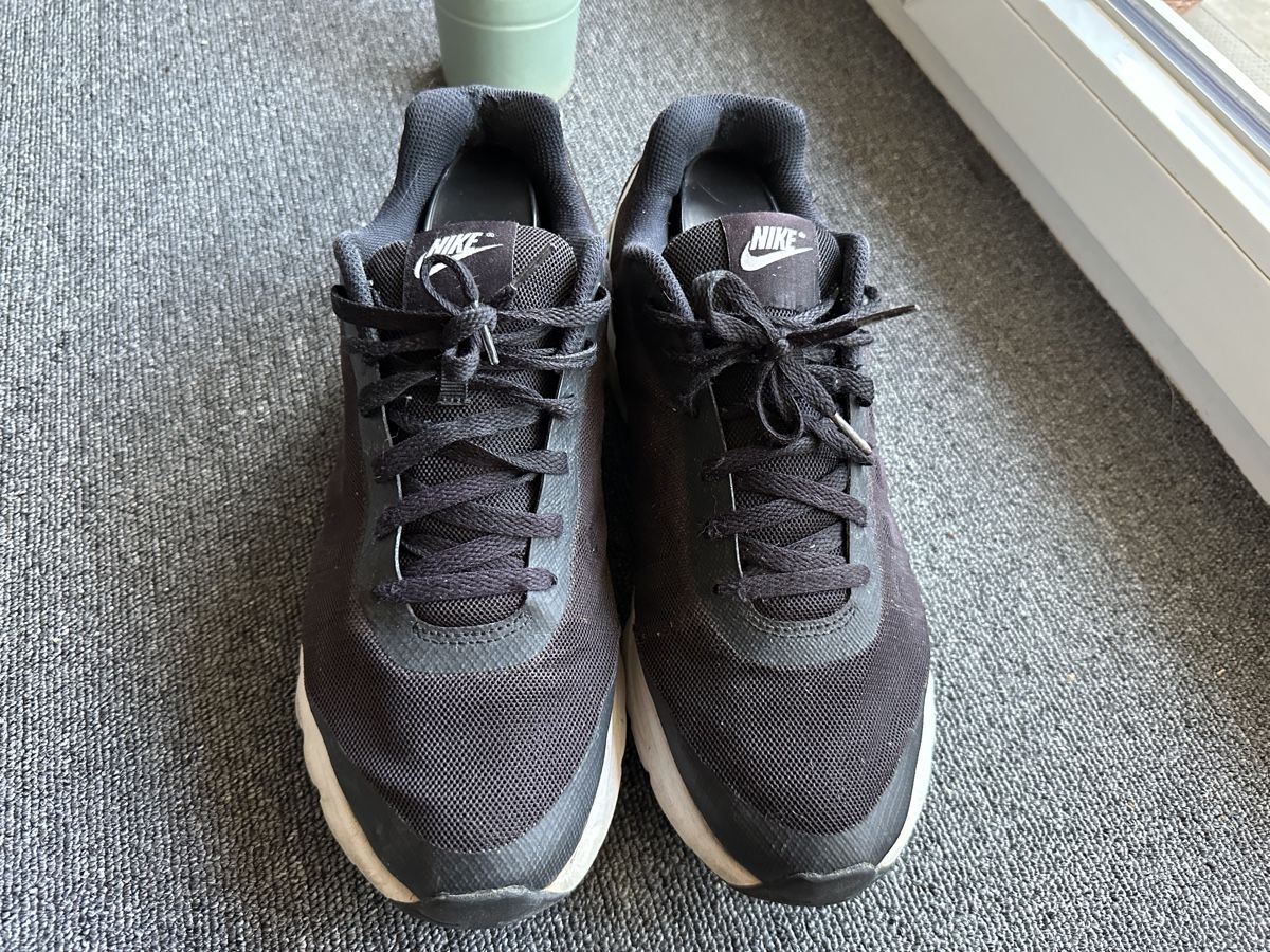 Nike Scarpe da uomo: Nike air max homme taille 46 noir – Usato da Bulle venduto da LeMoleson 1
