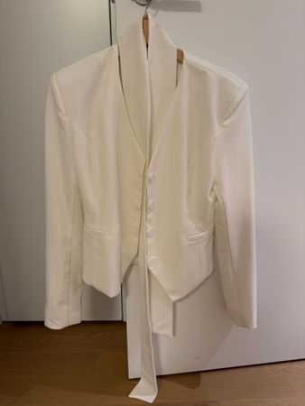 Damen Blazer weiss Kragenlos Knopfverschluss neuwertig