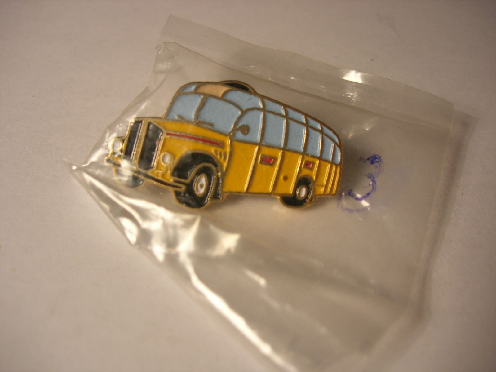 Plaketten & Abzeichen: Postauto Pin #3 – Neu und originalverpackt aus Hornussen von Corvette-