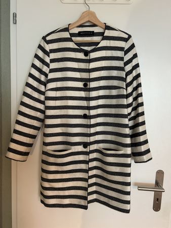 Expresso Stripped coat. Size 38. Great condition!