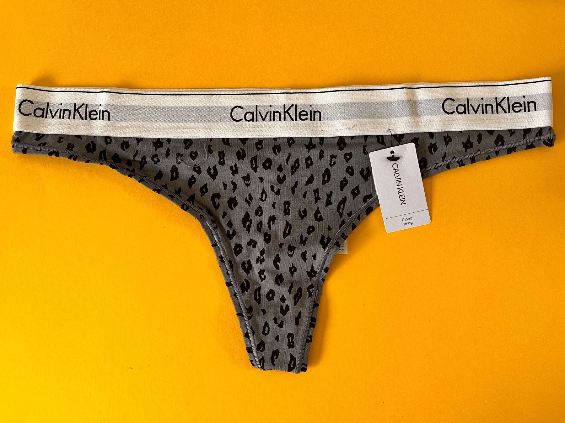 Calvin Klein Altra biancheria intima: String, CALVIN KLEIN, Grösse XL, 1 Stück in Grau – Nuovo e nell'imballaggio originale da Rudolfstetten venduto da gst_g7xl