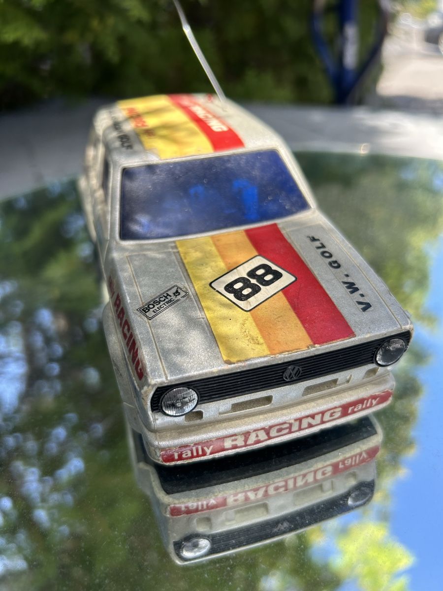 Volkswagen Modellautos: Voiture télécommandée V.W. Golf Rally 88 état d'usage – Defekt aus Thierrens von Bigla 1