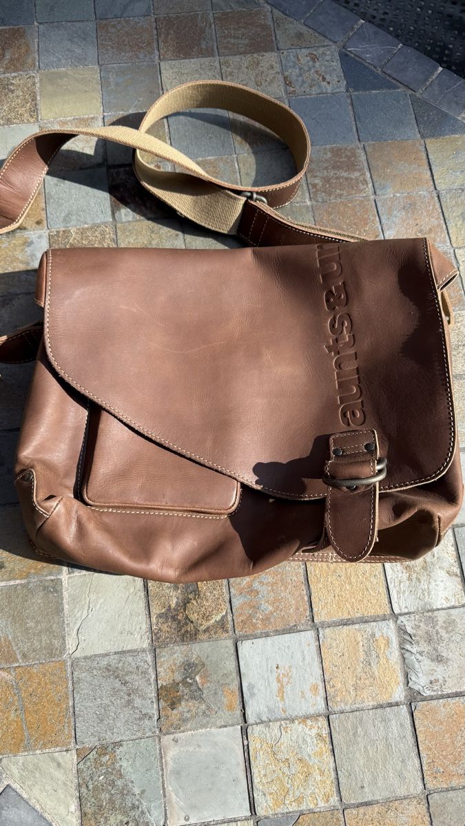 Aunts & Uncles Sacs: Messenger Aunts & Uncles – Neuf avec emballage d'origine à Vétroz par Polito27